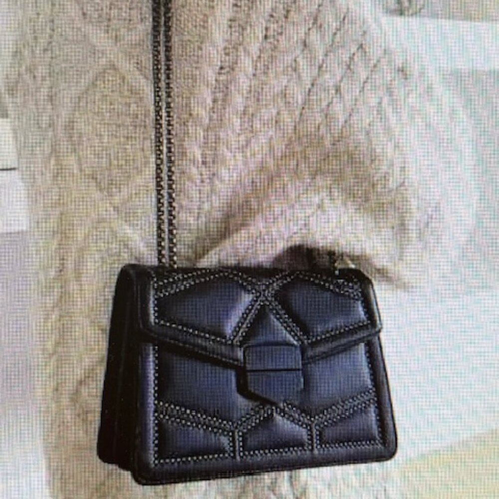 BLACK CROSSBODY HANDBAG